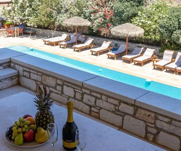 Avgerinos Village Aparthotel