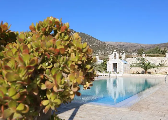 Avgerinos Village Aparthotel 4*