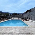 Aparthotel Avgerinos Village 4*